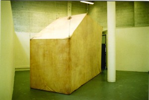 24m2 Sculpture-installation in -situ - 2006 Détail empreinte latex sans sa matrice